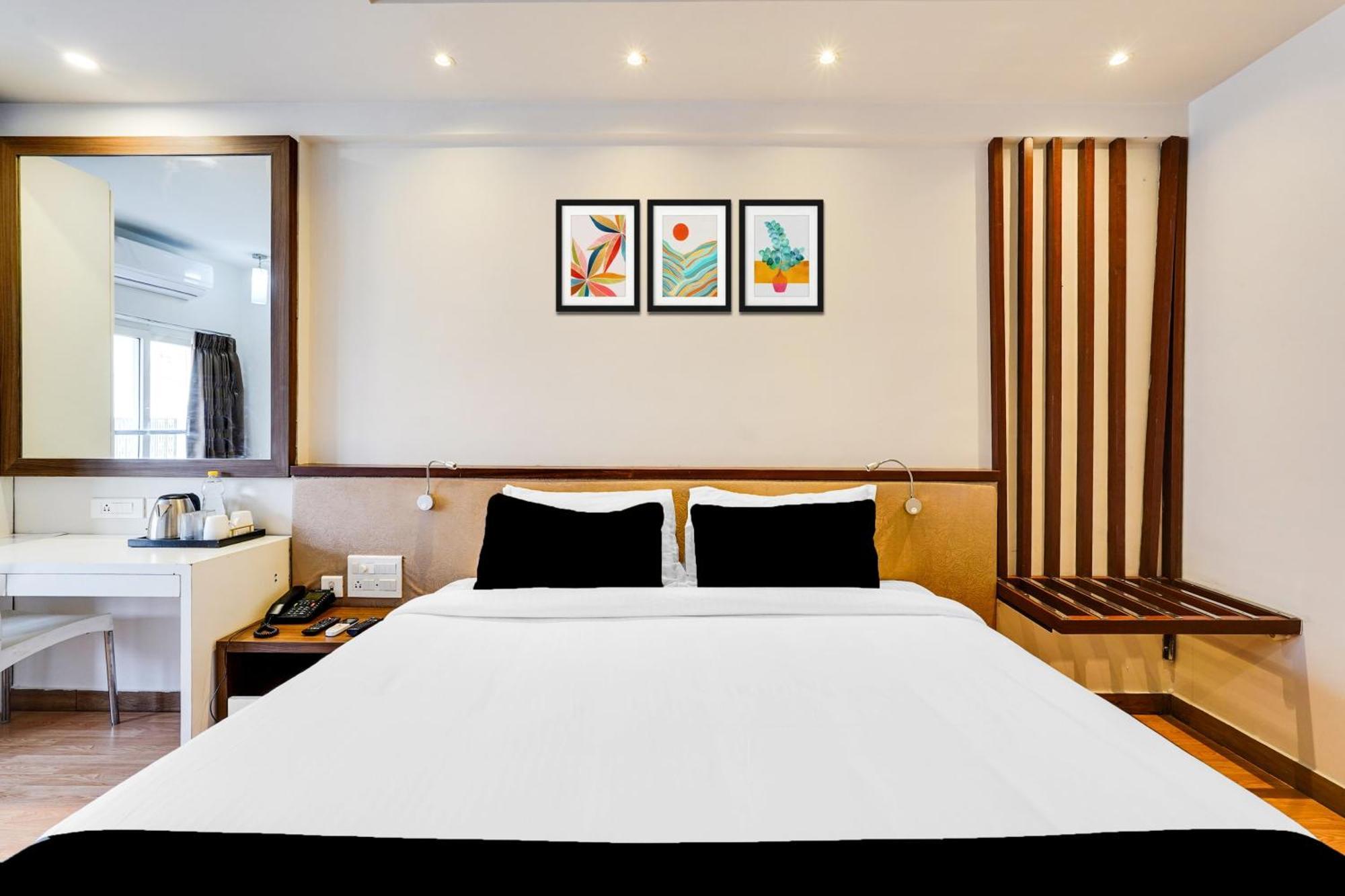 Super Townhouse Oak Kodambakkam Formerly Cine City Chennai Exterior photo