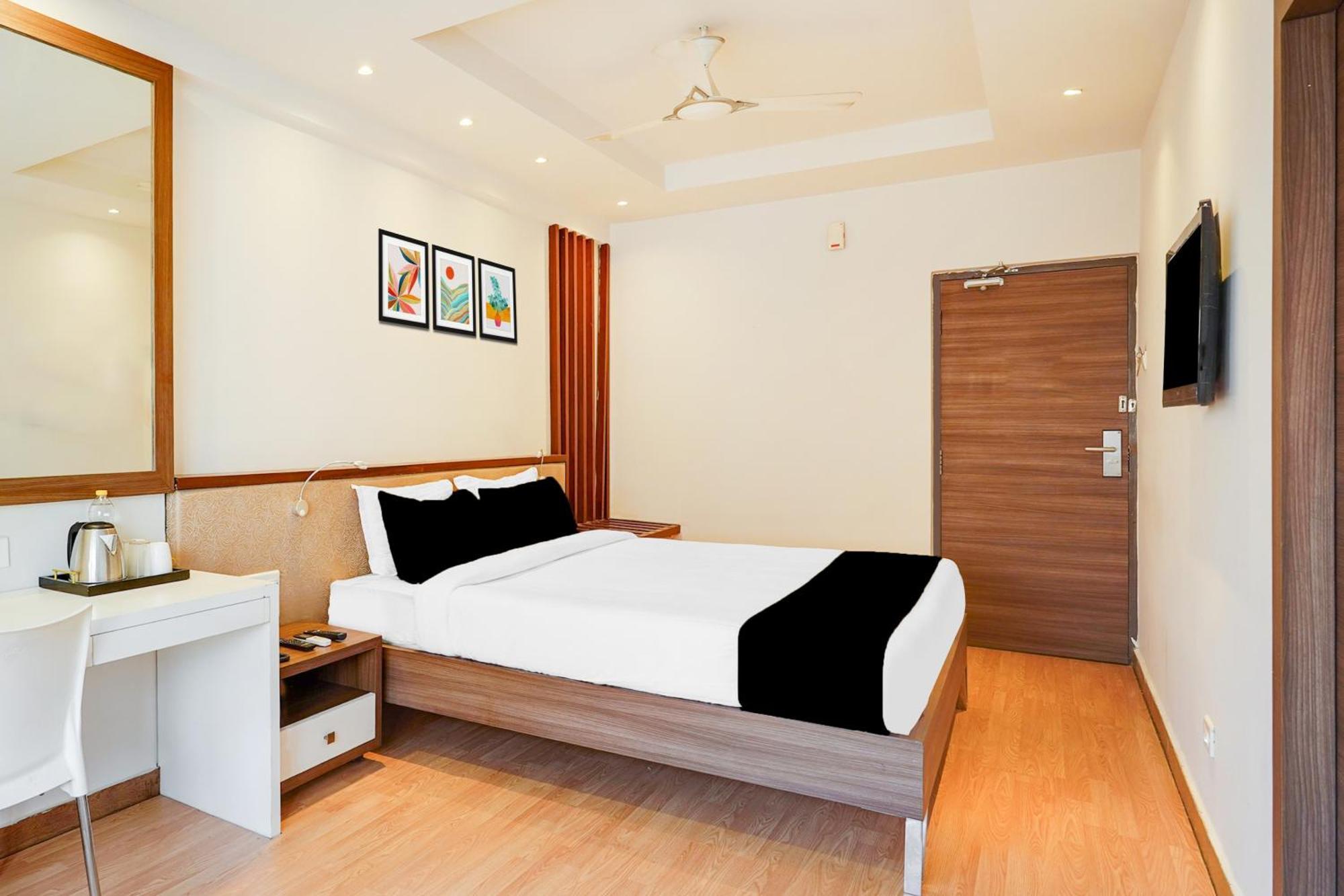 Super Townhouse Oak Kodambakkam Formerly Cine City Chennai Exterior photo